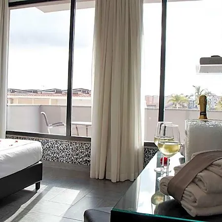 Masaniello Luxury 4* كازوريا