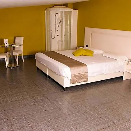 Masaniello Luxury 4* كازوريا