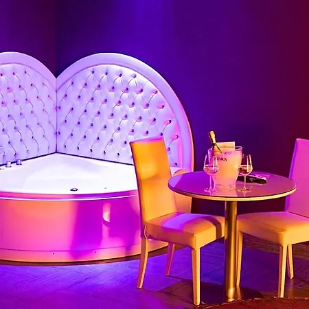 فندق Masaniello Luxury كازوريا